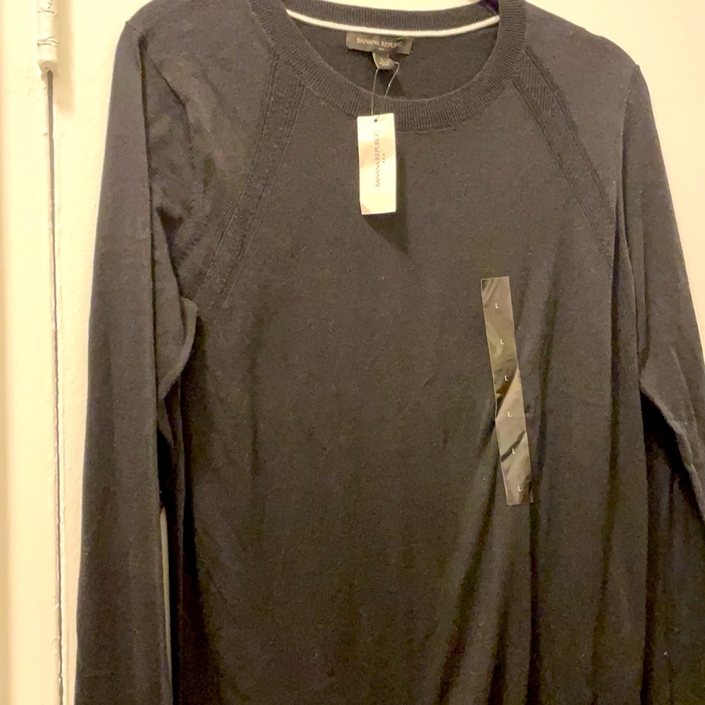 Black long-sleeved sweater